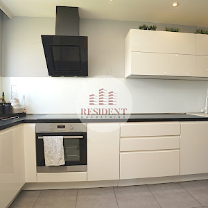 VRBANI Moderan 3soban stan 72 m2, 4. kat, top lokacija, loggia, spremište, BEZ PROVIZIJE