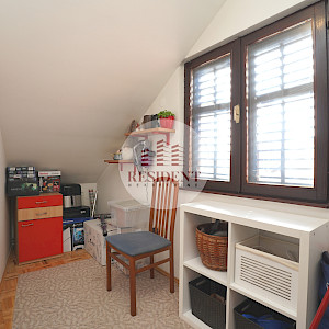 VELIKA GORICA Centar - Ugodan 4soban stan 73 m2, 2. kat, mirno okruženje, 2x parkinga