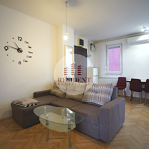 ŠPANSKO Ugodan 3soban stan 64 m2, 2. kat, top lokacija, loggia, spremište, BEZ PROVIZIJE