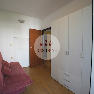 ŠPANSKO Ugodan 3soban stan 64 m2, 2. kat, top lokacija, loggia, spremište, BEZ PROVIZIJE