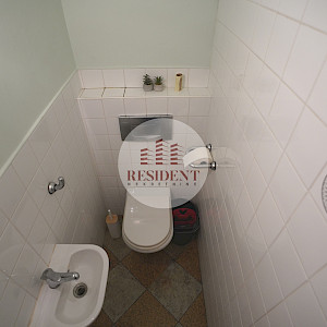 JARUN Prostran 4soban stan 87 m2, 3. kat, top lokacija, garaža, mirno okruženje, balkon, spremište, BEZ PROVIZIJE
