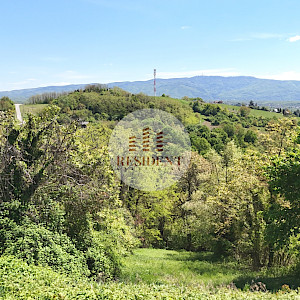 ZAPREŠIĆ – LUKA (PLUSKA) Građevinsko zemljište 650 m2 + 550 m2 zelene površine, pogled na Medvednicu