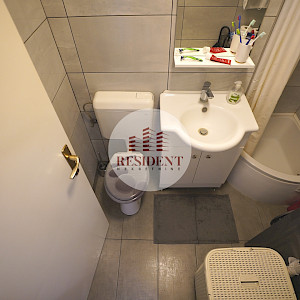 SREDNJACI Moderan 3soban stan 48 m2, 3. kat, top lokacija, spremište, BEZ PROVIZIJE