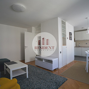 NAJAM - DONJI GRAD Komforan 3soban stan 66 m2, 3. kat, top lokacija, lift, parking, BEZ PROVIZIJE