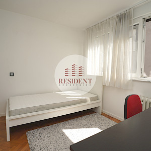 NAJAM - DONJI GRAD Komforan 3soban stan 66 m2, 3. kat, top lokacija, lift, parking, BEZ PROVIZIJE