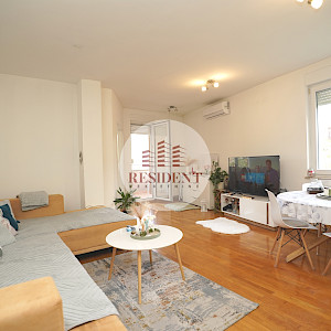 VRAPČE Moderan 2soban stan 50 m2 + parking, 1. kat, mirna lokacija, balkon, spremište, BEZ PROVIZIJE