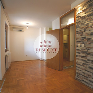 VRBANI 3 Funkcionalan jednosoban stan 38 m2, 3. kat, top lokacija, loggia, balkon, spremište