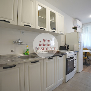 ŠPANSKO Functional 1-room apartment, 40 m², 2nd floor, excellent location, loggia, storage unit