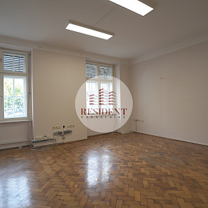 DONJI GRAD Spacious office space (102 m²) + garage, prime location, NO COMMISSION.