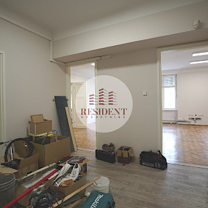 DONJI GRAD Spacious office space (102 m²) + garage, prime location, NO COMMISSION.