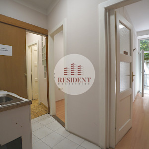 DONJI GRAD Spacious office space (102 m²) + garage, prime location, NO COMMISSION.